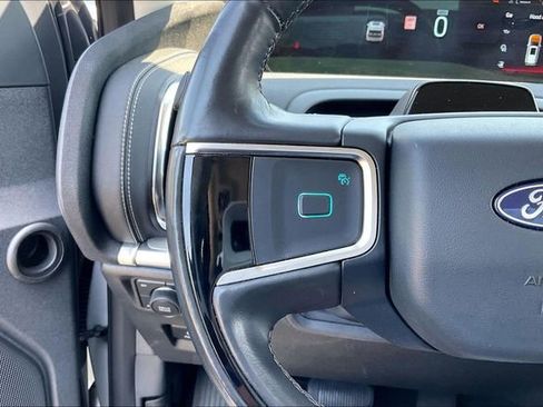 Used 2025 Ford Expedition Platinum AWD/4WD image 11