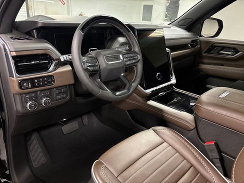 Certified 2025 GMC Yukon Denali Ultimate w/ LPO, Floor Liner Package image 28