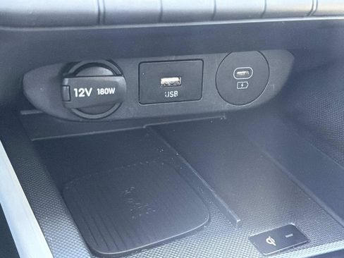 Used 2024 Hyundai Elantra Limited FWD image 30