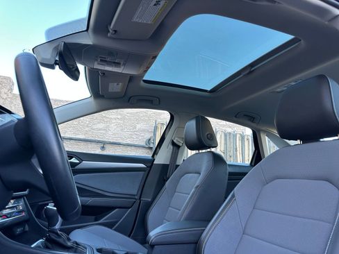 Used 2025 Volkswagen Jetta SE image 22