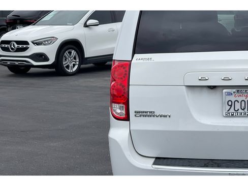 Used 2019 Dodge Grand Caravan SXT FWD image 14