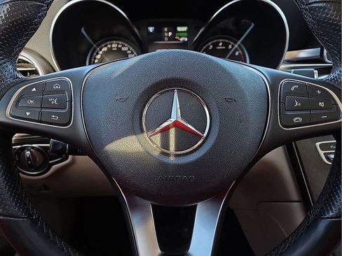 Used 2019 Mercedes-Benz GLC 350e 4MATIC image 31