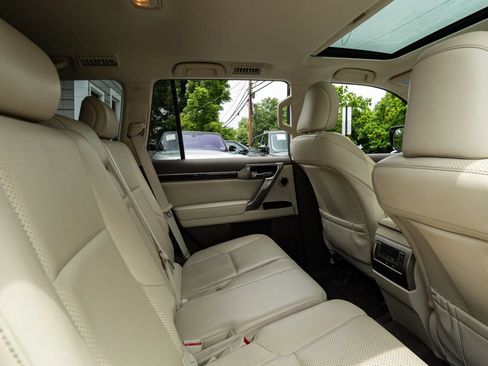 Used 2018 Lexus GX 460 Luxury AWD/4WD image 17
