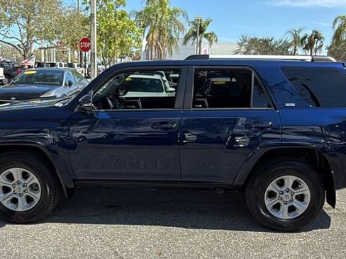 Used 2022 Toyota 4Runner SR5 Premium w/ Moonroof Package image 4