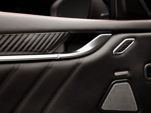 Used 2021 Maserati Ghibli Trofeo image 59