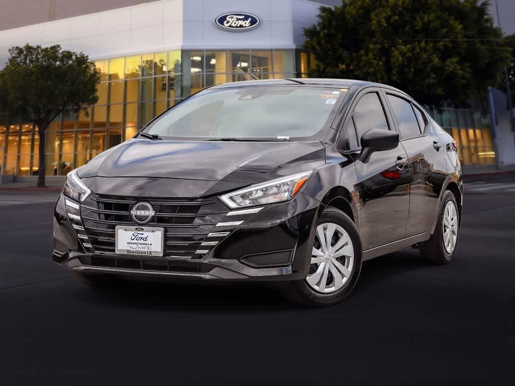 Used 2025 Nissan Versa S w/ Trunk Package FWD image 1