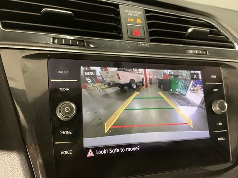 Used 2018 Volkswagen Tiguan SEL image 13