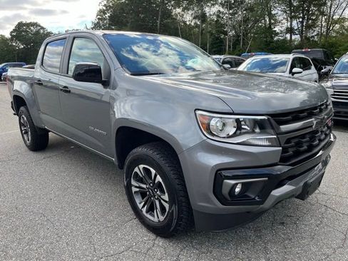 Used 2022 Chevrolet Colorado Z71 w/ Safety Package image 4
