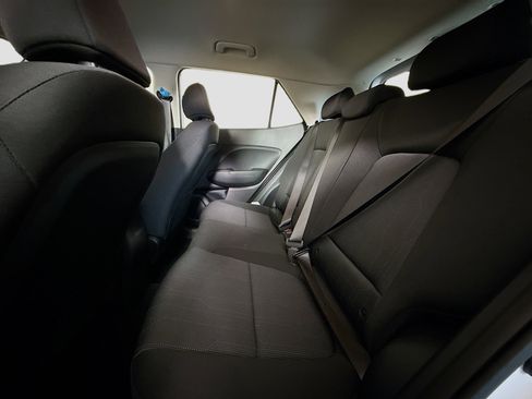 Used 2025 Hyundai Venue SE FWD image 24