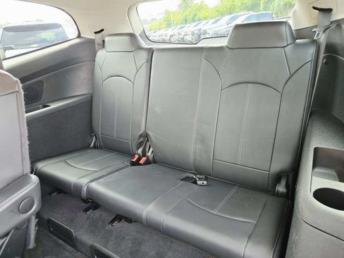 Used 2017 Chevrolet Traverse LT FWD image 11