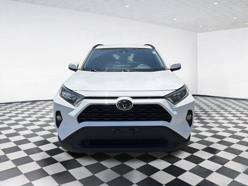 Used 2021 Toyota RAV4 XLE FWD image 2