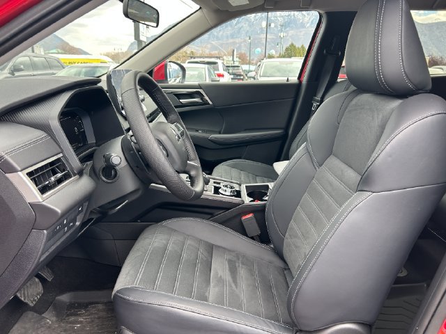 Used 2025 Mitsubishi Outlander SE AWD/4WD image 28