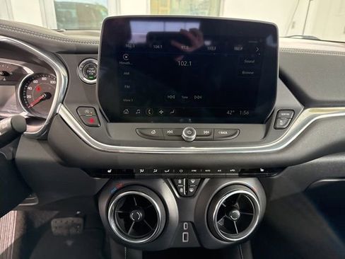 Used 2024 Chevrolet Blazer LT image 25