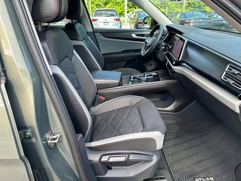 Certified 2024 Volkswagen Atlas Peak Edition SE AWD/4WD image 38