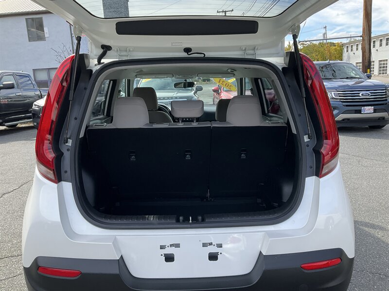 Used 2021 Kia Soul LX FWD image 12
