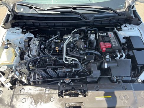 Used 2025 Nissan Altima 2.5 SV FWD image 32