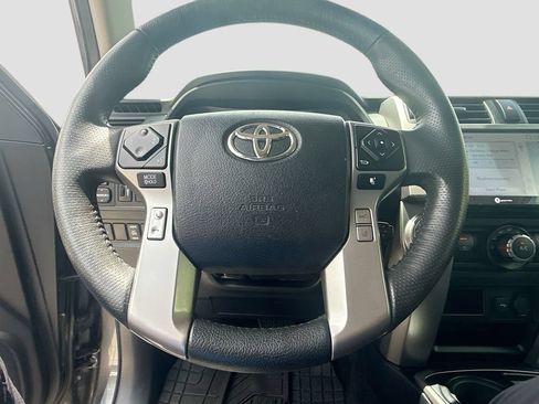 Used 2020 Toyota 4Runner SR5 RWD image 12