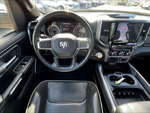 Used 2024 RAM 1500 Laramie AWD/4WD image 7