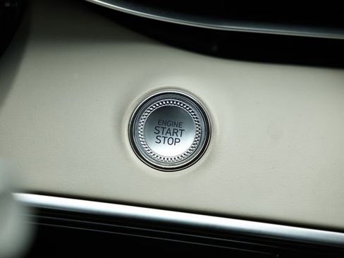 Used 2023 Genesis GV70 2.5T w/ Advanced Package image 40