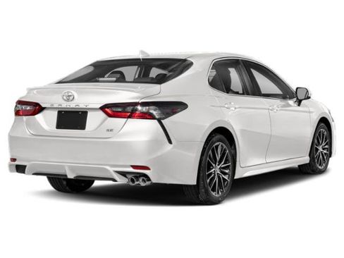 Used 2022 Toyota Camry SE image 3