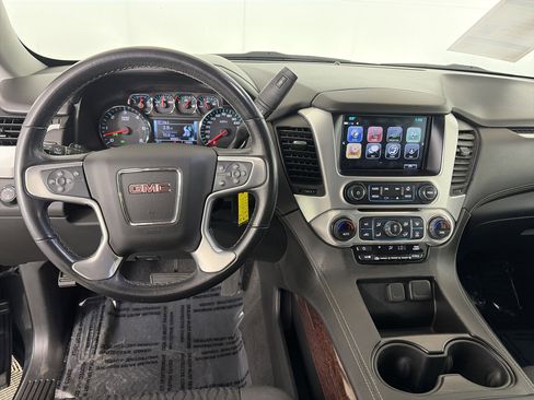 Used 2020 GMC Yukon SLE w/ SLE Value Package AWD/4WD image 3