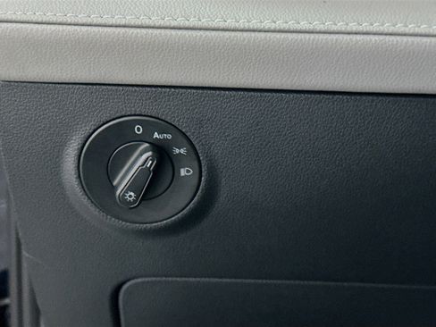 Used 2024 Volkswagen Taos SE image 17