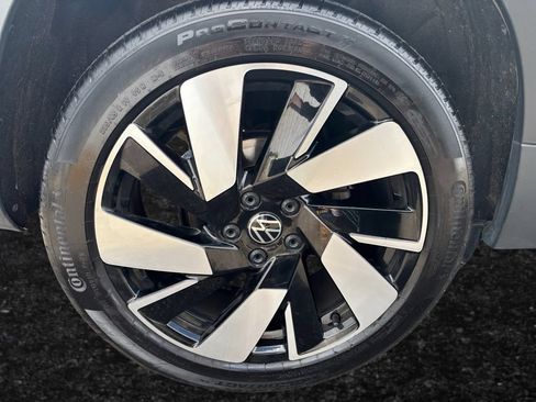 Used 2024 Volkswagen Taos SEL AWD/4WD image 9