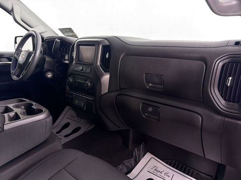 Used 2020 Chevrolet Silverado 1500 Custom w/ Custom Value Package AWD/4WD image 28