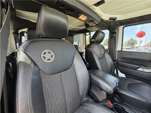 Used 2015 Jeep Wrangler Unlimited Sport AWD/4WD image 32