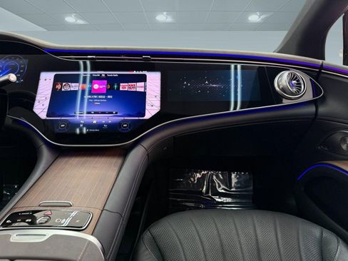 Certified 2023 Mercedes-Benz EQS 580 4MATIC Sedan image 17