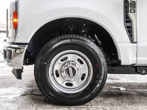 New 2026 Ford F250 XL w/ XL Chrome Package image 11