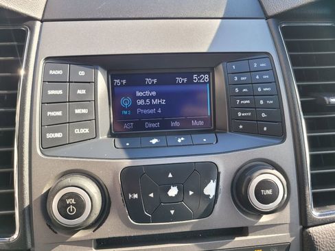 Used 2016 Ford Taurus SEL FWD image 24