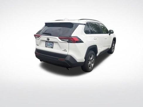 Used 2024 Toyota RAV4 LE AWD/4WD image 5