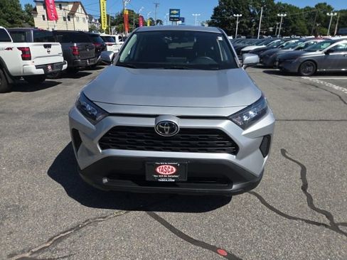 Used 2022 Toyota RAV4 LE AWD/4WD image 2