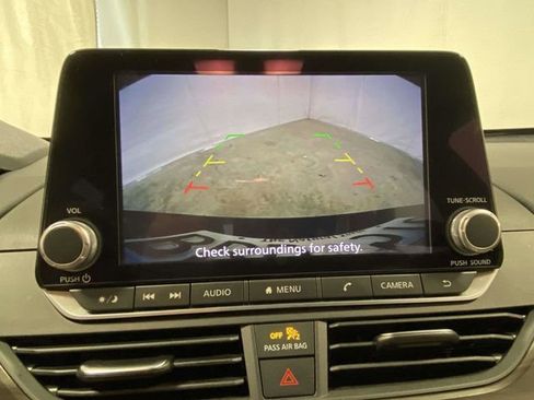 Used 2025 Nissan Altima 2.5 SV image 15