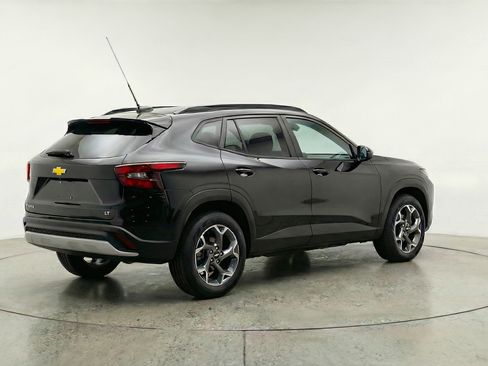 Used 2025 Chevrolet Trax LT image 9