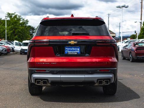 Used 2025 Chevrolet Traverse LT w/ Sun and Wheel Package AWD/4WD image 8