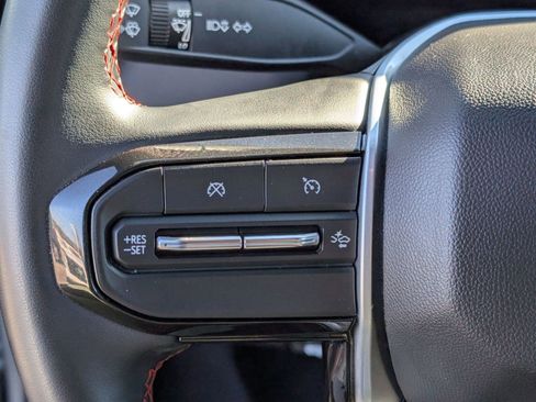 Used 2024 Chevrolet Colorado Z71 w/ Z71 Convenience Package 2 image 17