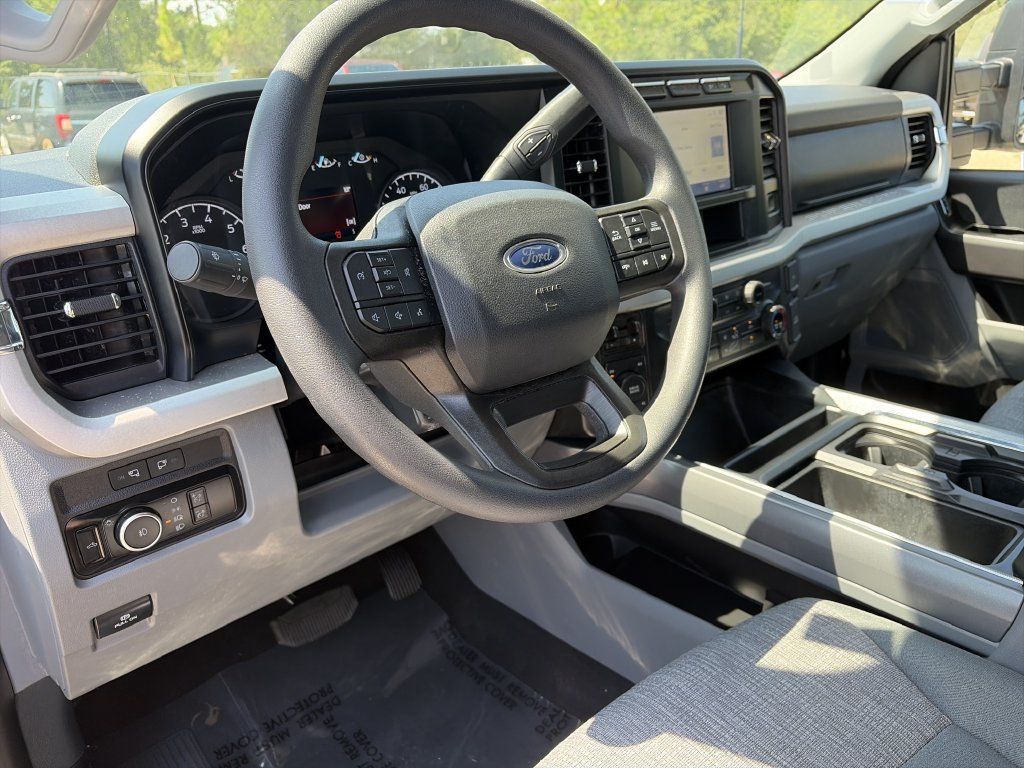 Used 2024 Ford F350 XLT w/ FX4 Off-Road Package AWD/4WD image 10