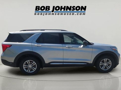 Used 2022 Ford Explorer XLT AWD/4WD image 10