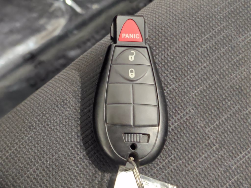 Used 2012 Jeep Grand Cherokee Laredo AWD/4WD image 9