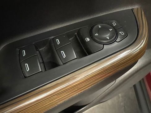 Used 2018 GMC Acadia SLE FWD image 19