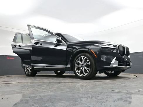 Used 2023 BMW X7 xDrive40i image 38