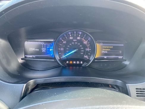 Used 2019 Ford Explorer XLT w/ Equipment Group 202A AWD/4WD image 31