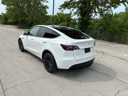 Used 2022 Tesla Model Y Long Range AWD/4WD image 16