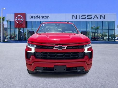 Used 2023 Chevrolet Silverado 1500 RST AWD/4WD image 2