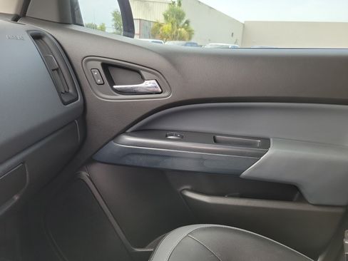 Used 2016 Chevrolet Colorado Z71 AWD/4WD image 27
