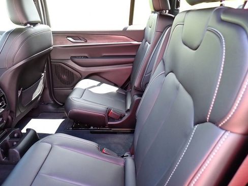 New 2025 Jeep Grand Cherokee L Limited w/ Black Appearance Package image 13