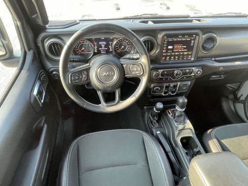 Used 2021 Jeep Wrangler Unlimited Sport image 18