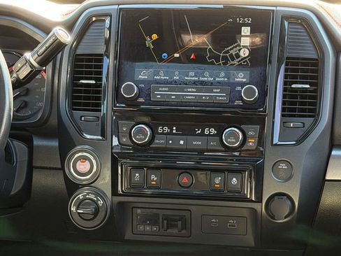 Used 2023 Nissan Titan PRO-4X w/ Pro-4x Convenience Package AWD/4WD image 12